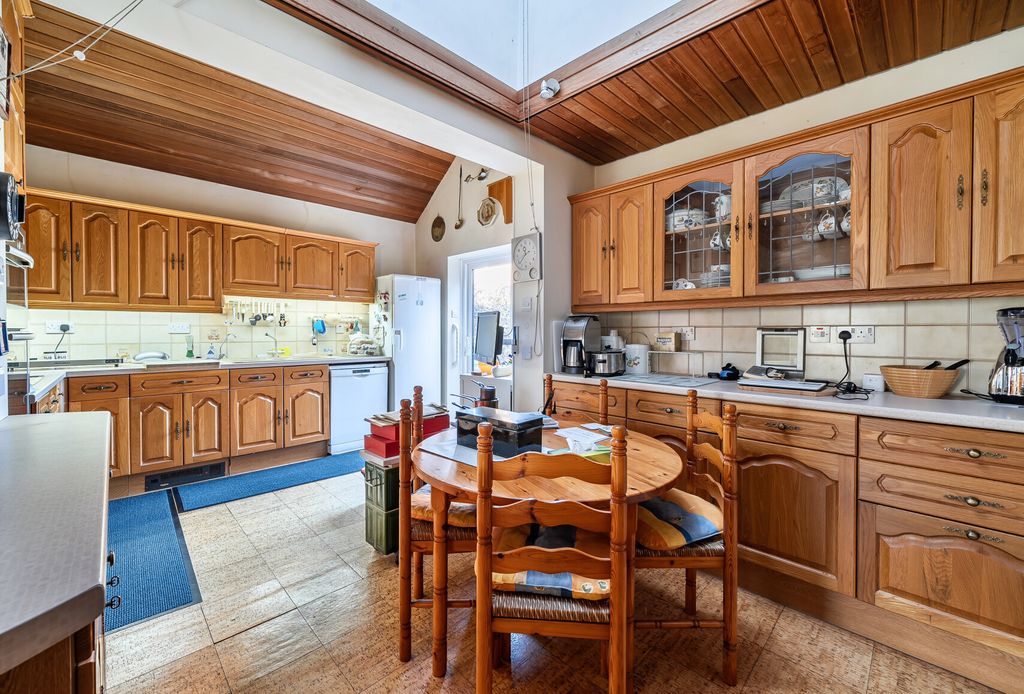 Property photo 3 of 15 1428981-3-69B3F8E...