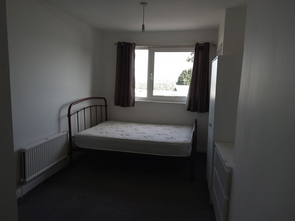 Property photo 2 of 2 Room 4