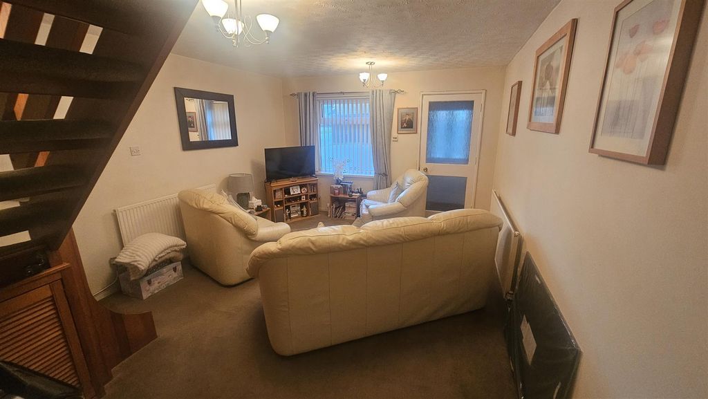 Property photo 3 of 12 7 Nant Yr Ely.Jpg