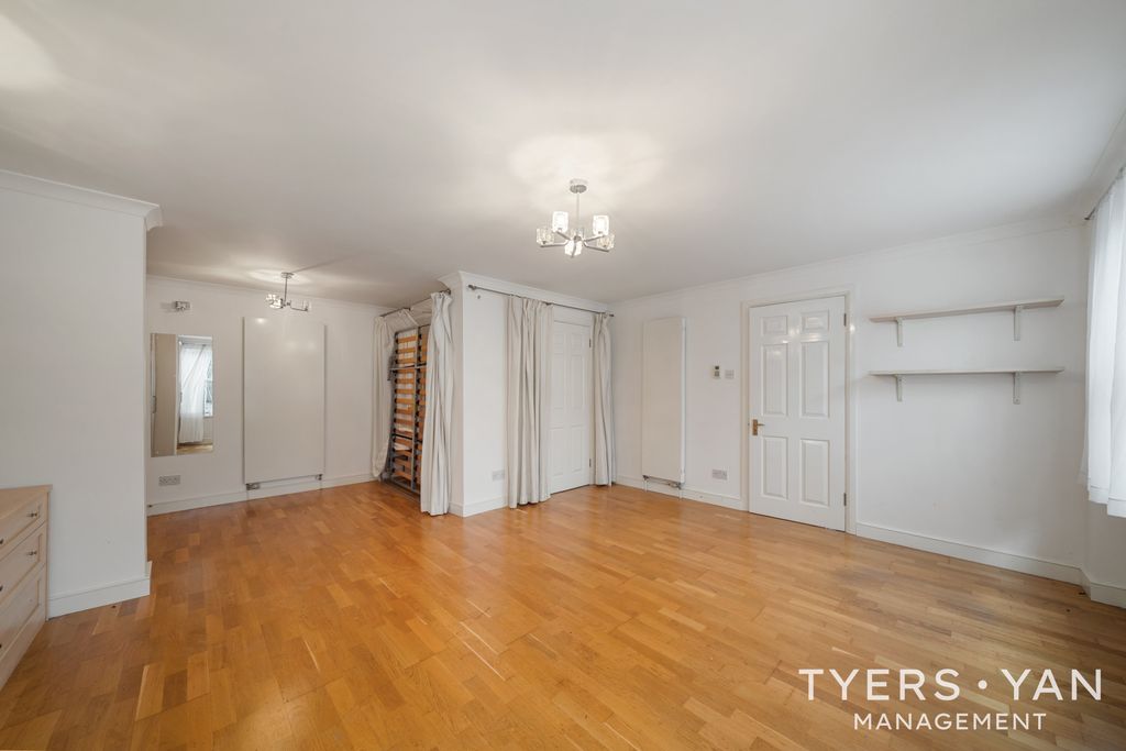 Property photo 3 of 14 Reception Room