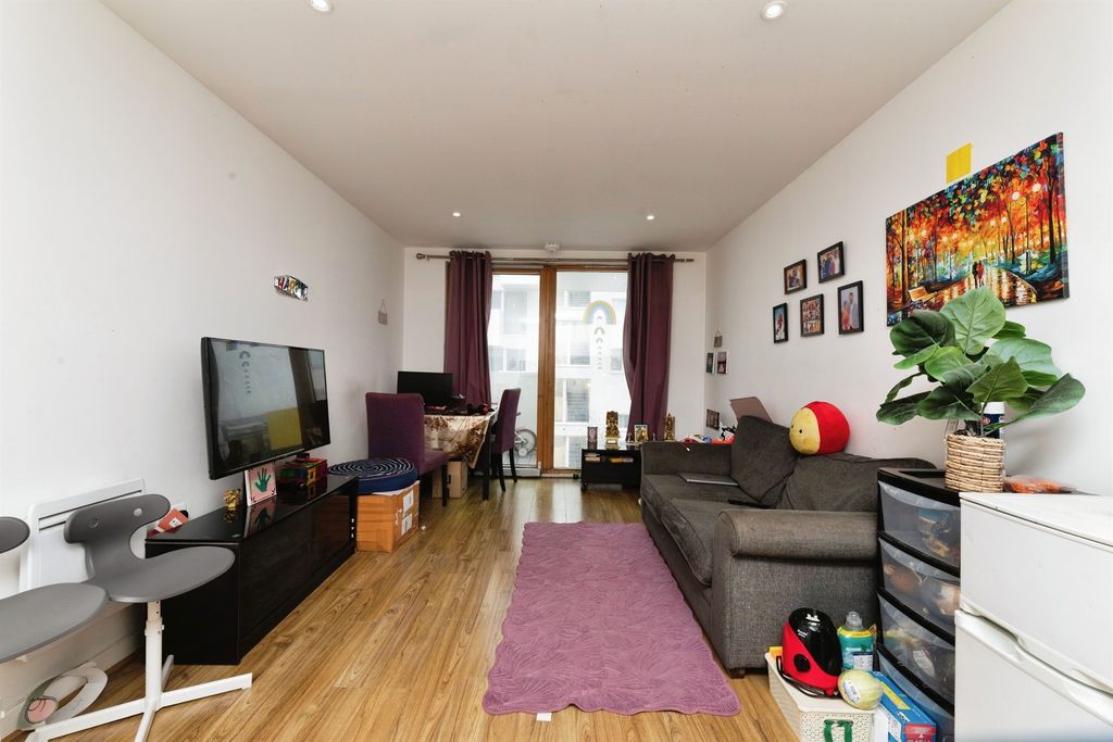 Property photo 3 of 17