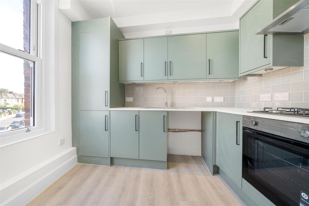 Property photo 1 of 8 1