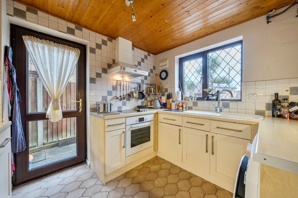 Property photo 3 of 13 Picture No. 27