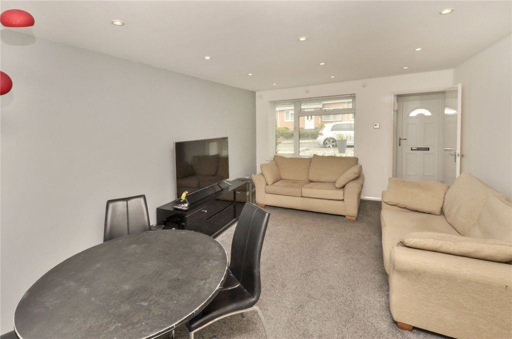 Property photo 2 of 14 Lounge/Dining Room