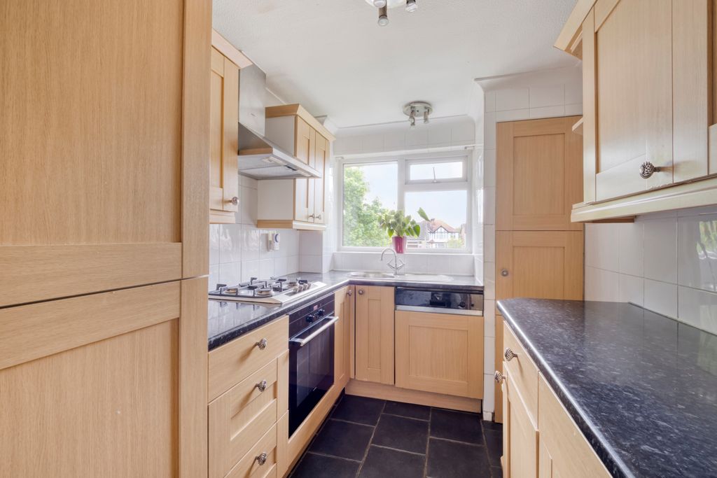 Property photo 2 of 10 Picture No. 16