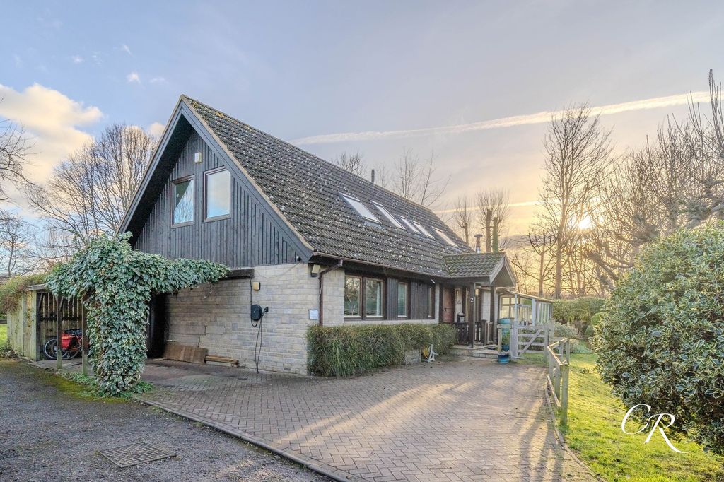 Property photo 1 of 24