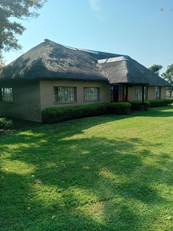 Property photo 2 of 32