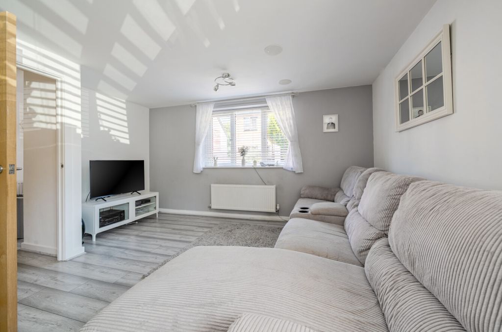 Property photo 3 of 10 1317297-9-6862E7A8Df0A1