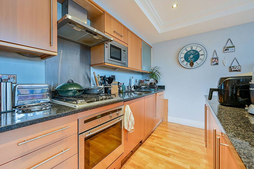 Property photo 3 of 6