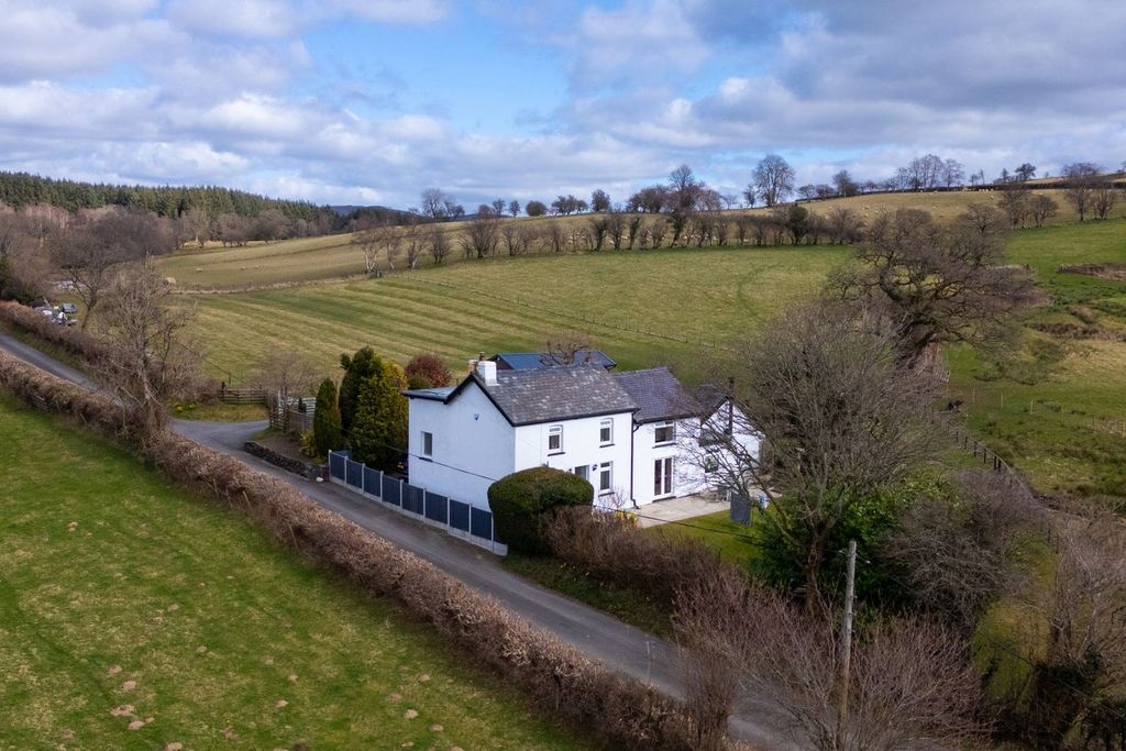 Property photo 1 of 58