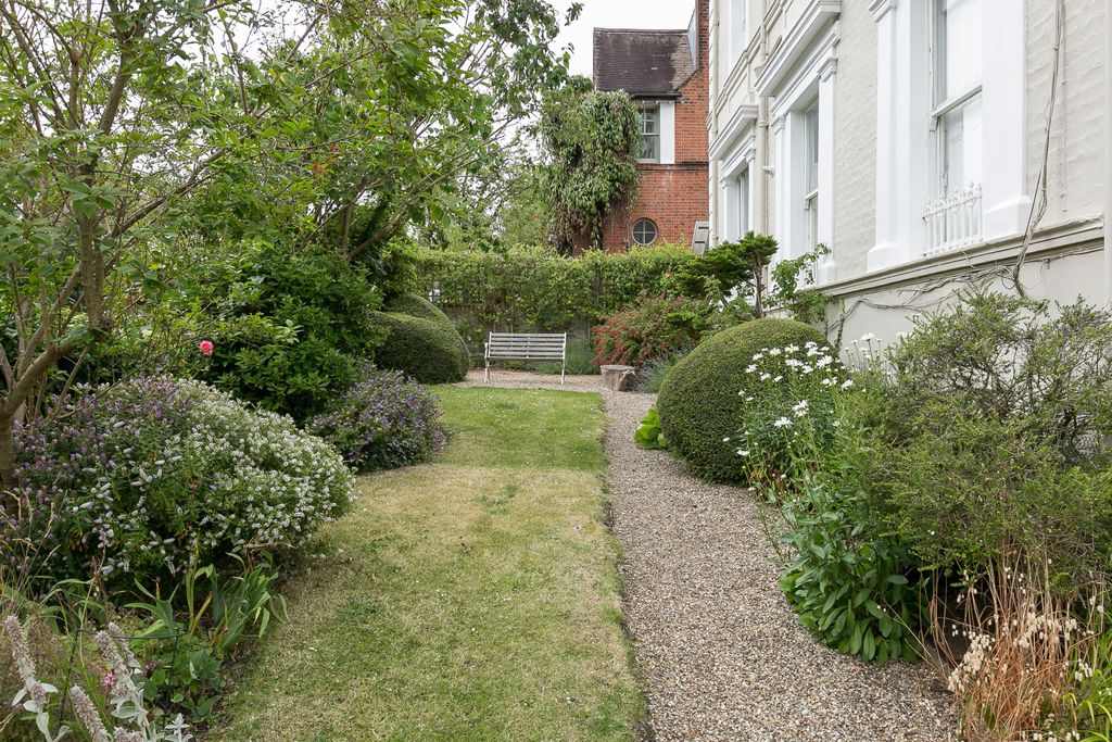 Property photo 2 of 9