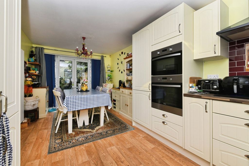 Property photo 3 of 13 Photo