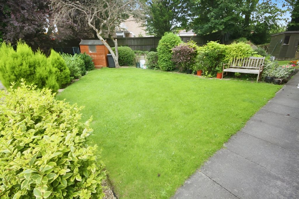 Property photo 2 of 9 Bf367F6A-Garden