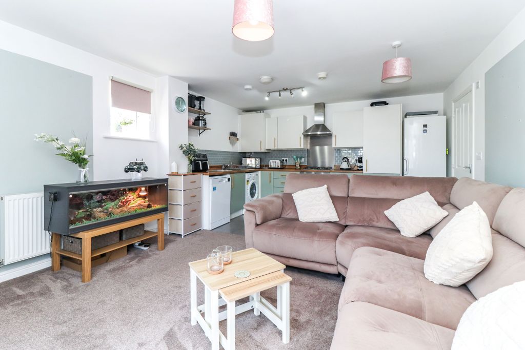 Property photo 1 of 27