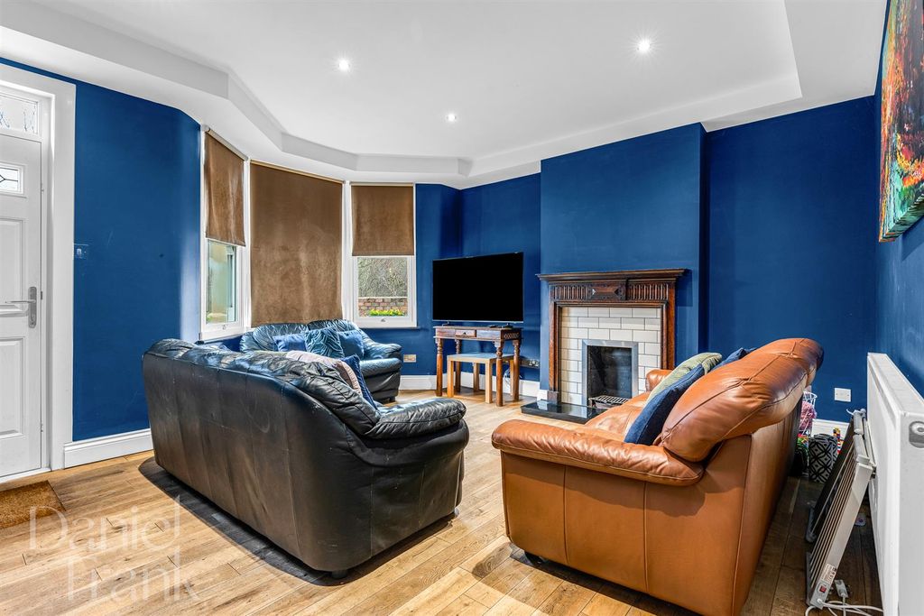 Property photo 2 of 24