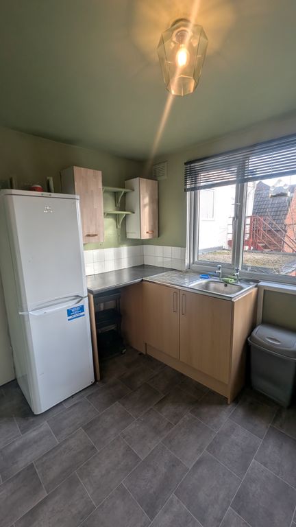 Property photo 3 of 5 Kitchen