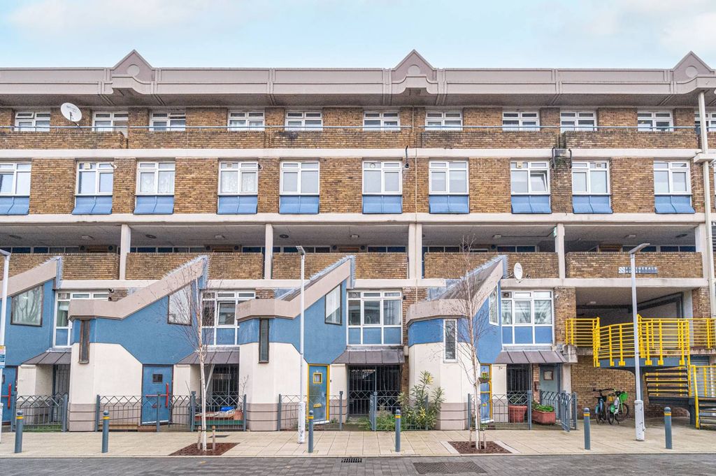 Property photo 2 of 23