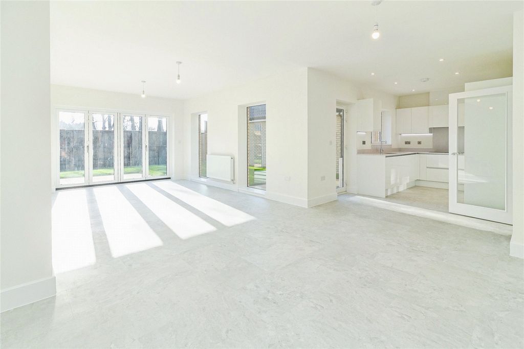 Property photo 2 of 20 Picture No. 18