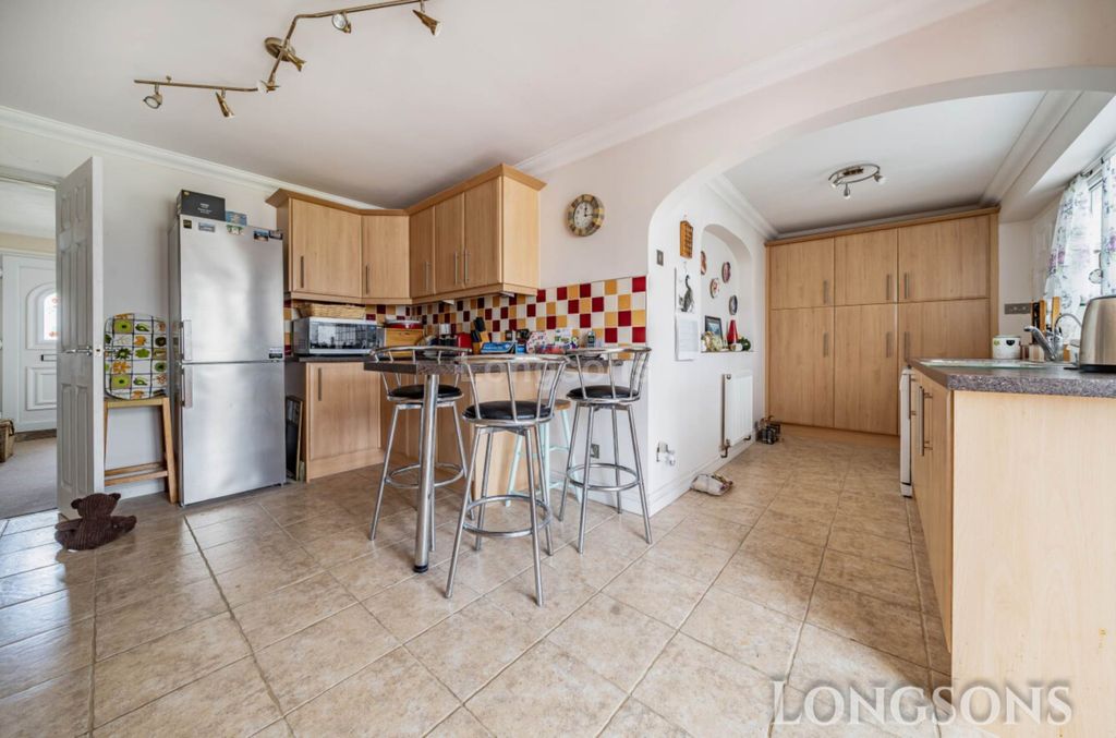 Property photo 3 of 21