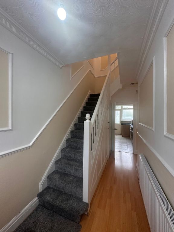 Property photo 2 of 33