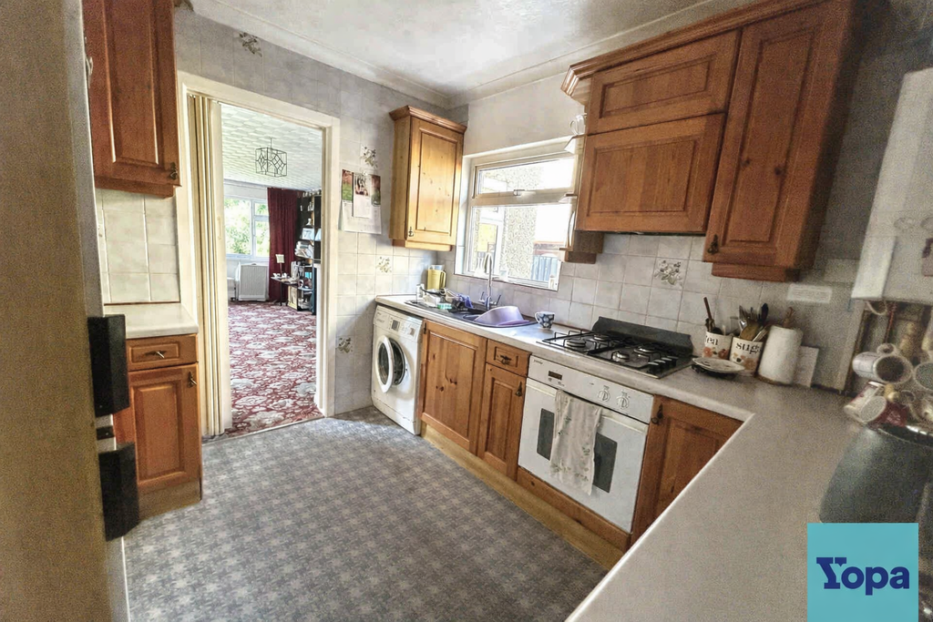 Property photo 3 of 12 Kitchen