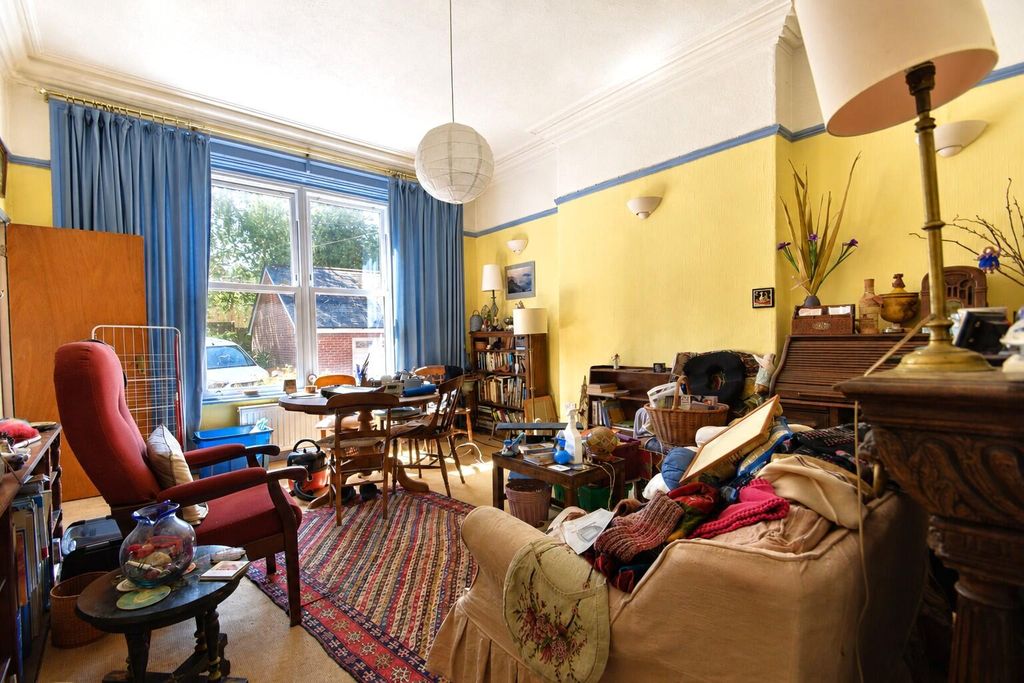 Property photo 3 of 10 Living Room
