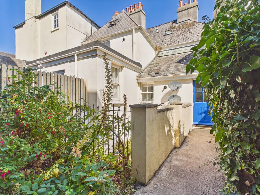 Property photo 2 of 41