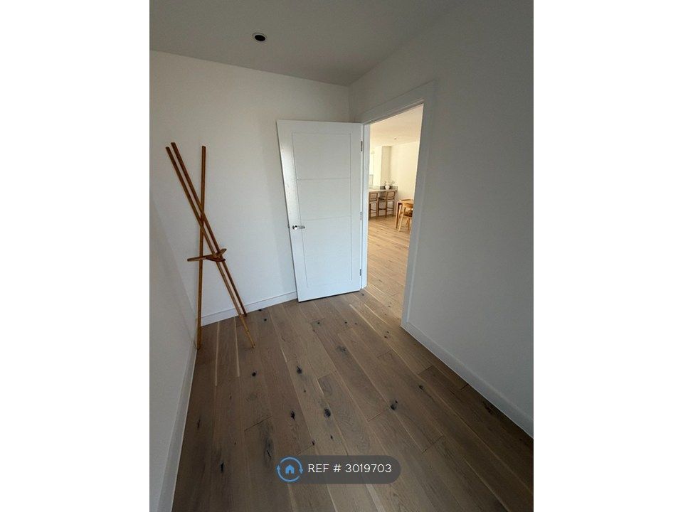Property photo 2 of 26