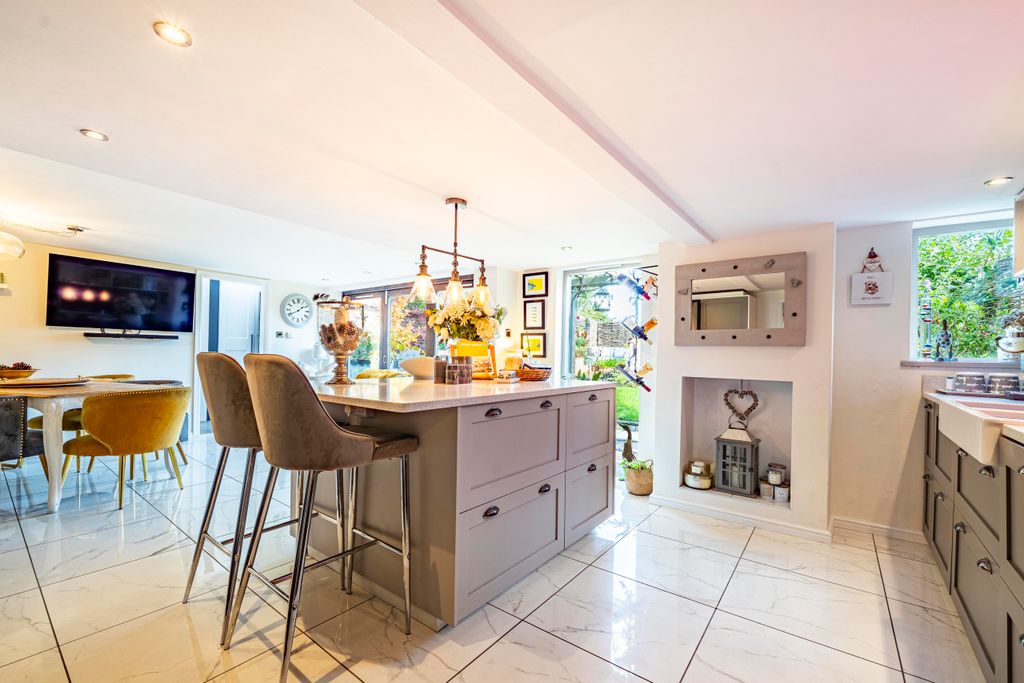 Property photo 2 of 24 Photo 1