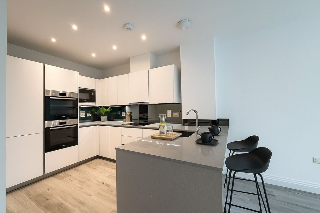 Property photo 2 of 9 Kitchen