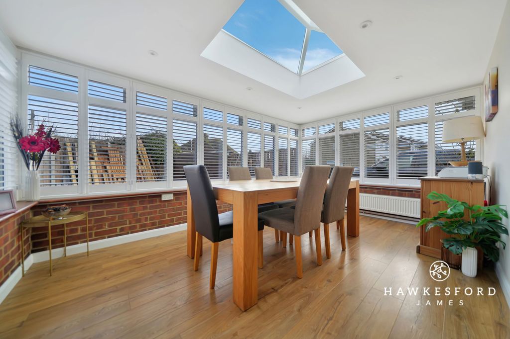 Property photo 3 of 15 Stanhope Avenue, Sittingbourne - Conservatory