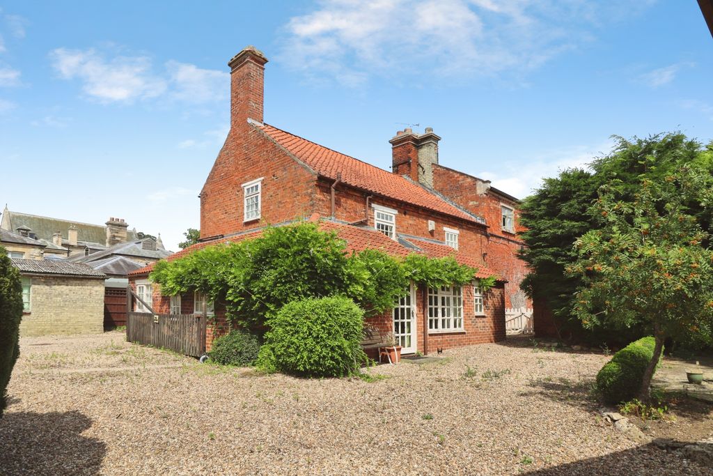 Property photo 1 of 19 Img_2187