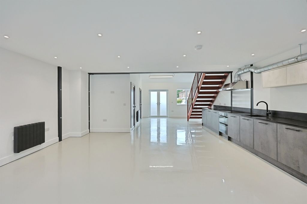 Property photo 3 of 23 Ground Floor