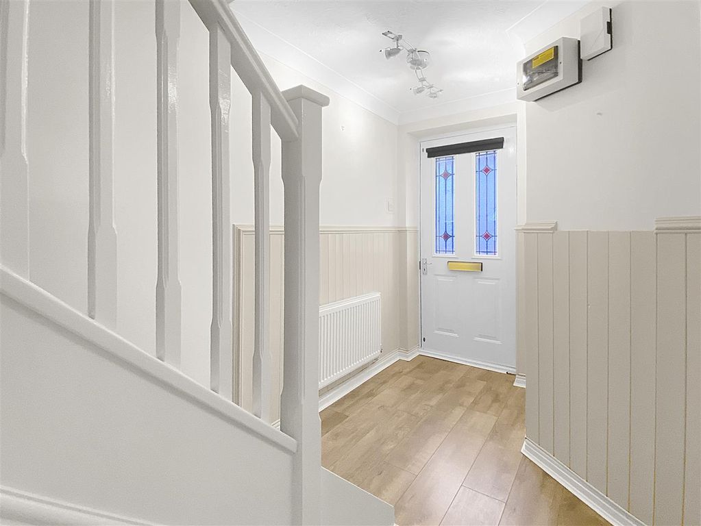 Property photo 3 of 12 Entrance