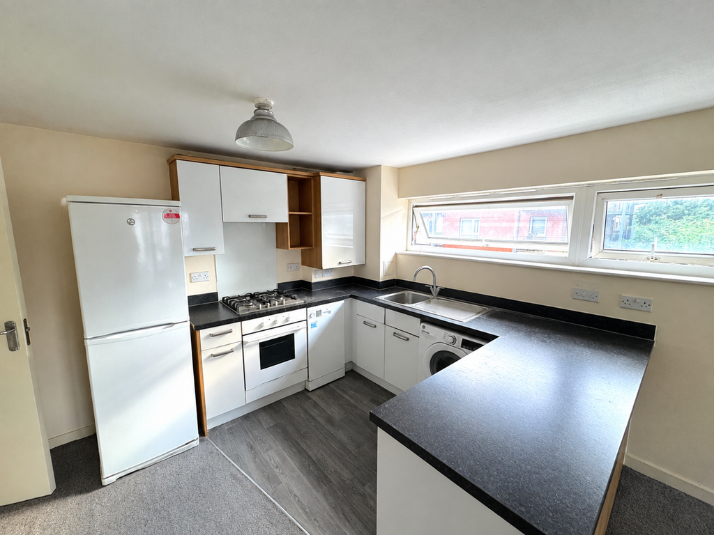 Property photo 2 of 11 Kitchen