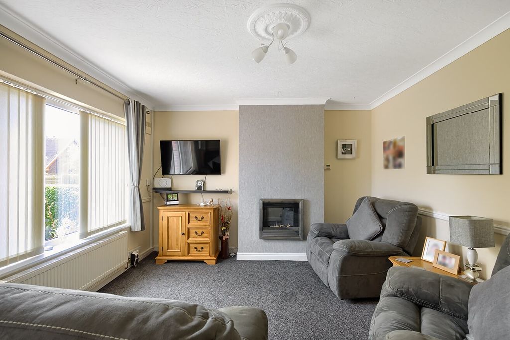 Property photo 2 of 17 3935227