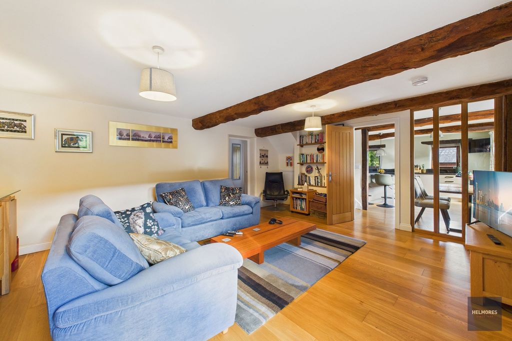 Property photo 2 of 31