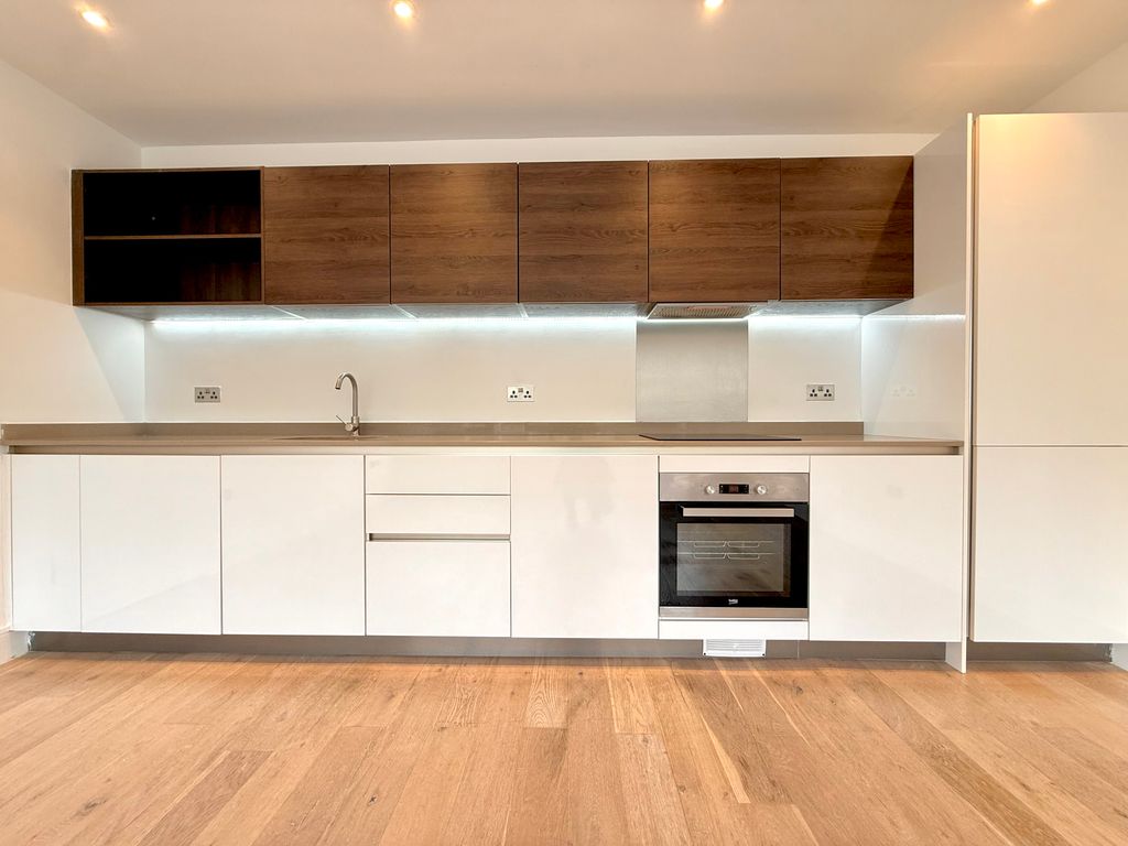 Property photo 2 of 6 Kitchen