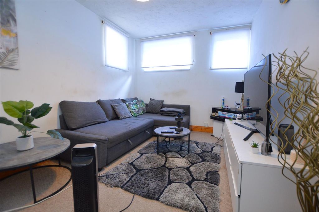 Property photo 3 of 3