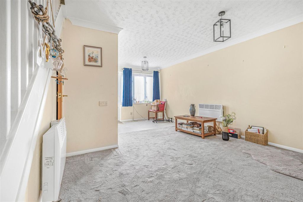 Property photo 3 of 14 12_61793-1.Jpg