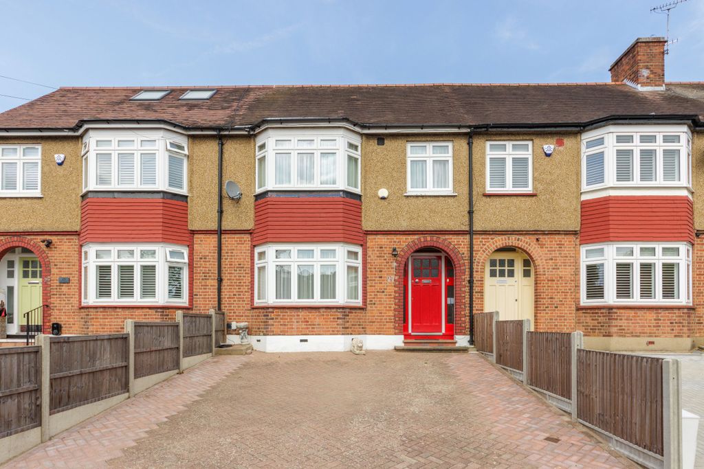 Property photo 1 of 32