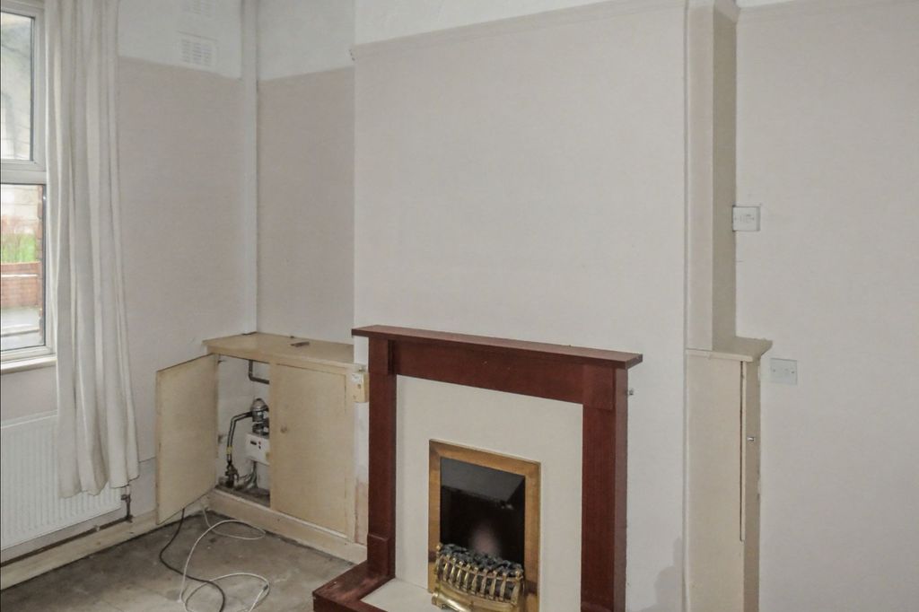 Property photo 3 of 16 24 Egerton Street, Runcorn Wa7 1Hp