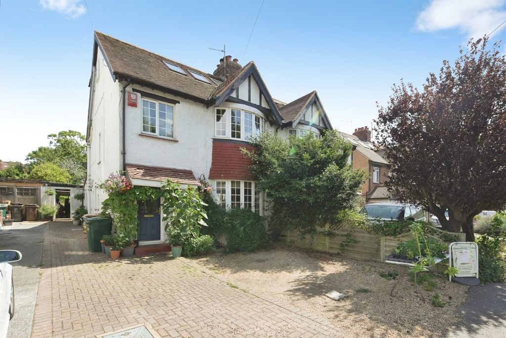 Property photo 1 of 29