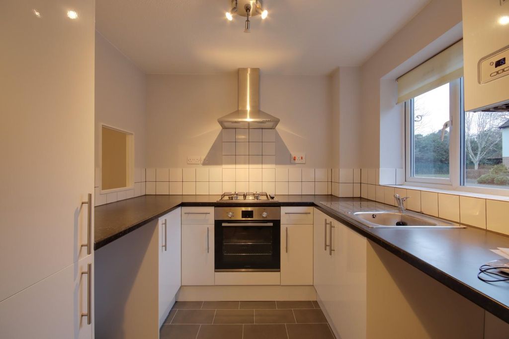 Property photo 2 of 8 Kitchen