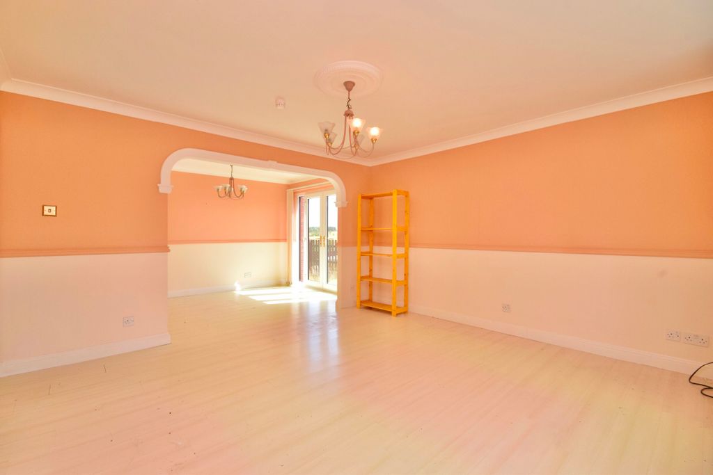 Property photo 3 of 38