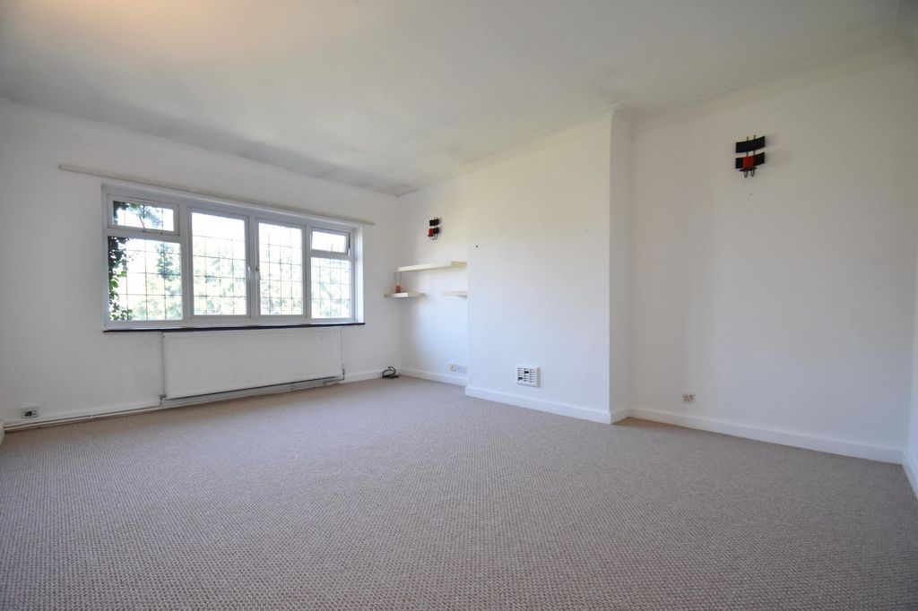 Property photo 2 of 5 Living Room