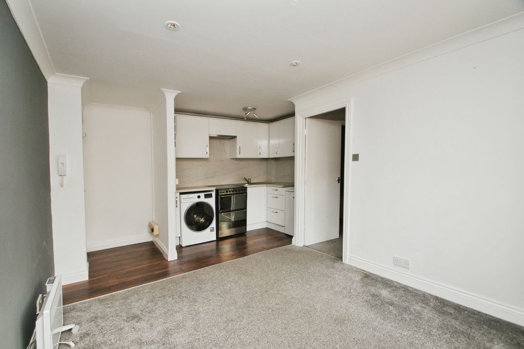 Property photo 3 of 15 Photo