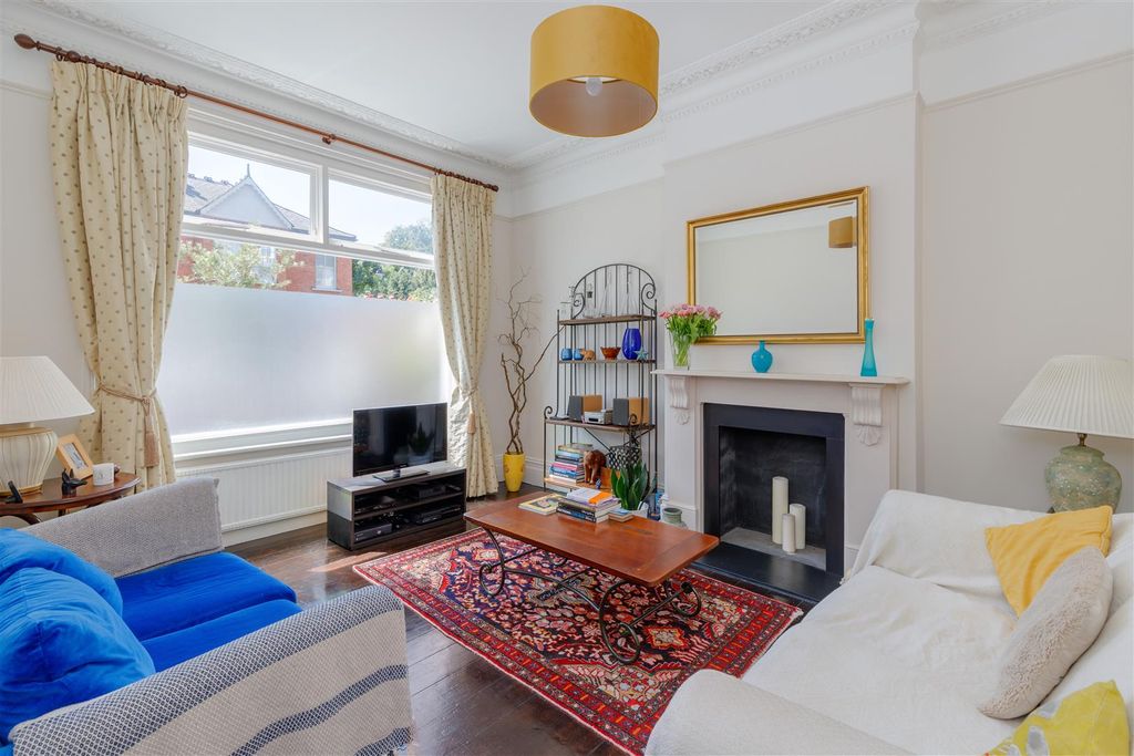 Property photo 2 of 18