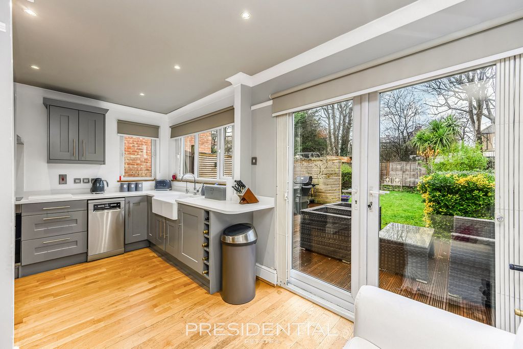 Property photo 3 of 30