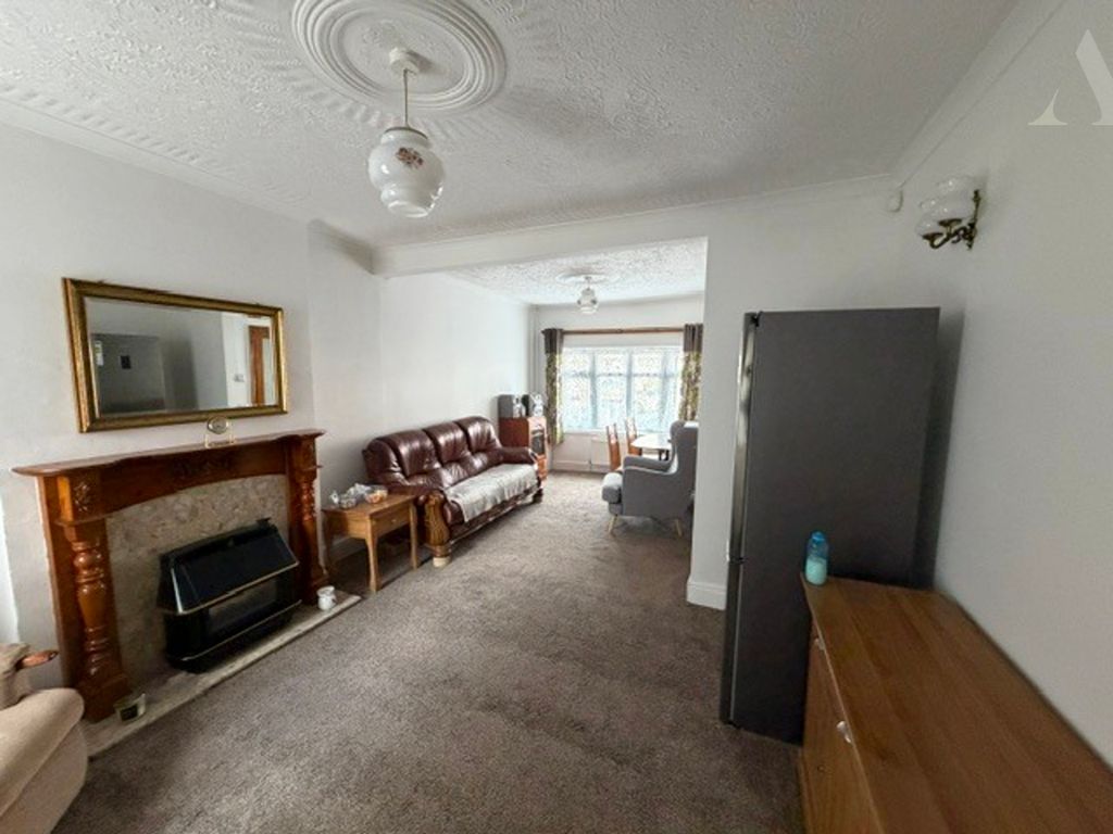 Property photo 2 of 11 64 Foxton Road Loung.Jpeg